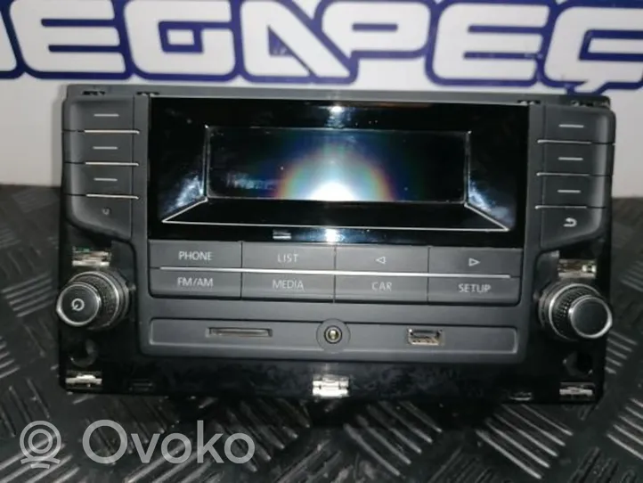 Volkswagen Crafter Panel / Radioodtwarzacz CD/DVD/GPS 