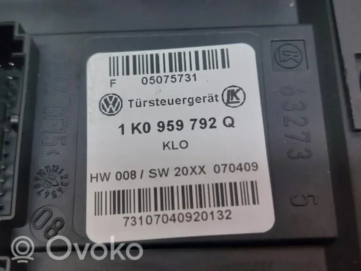 Volkswagen Touran I Motorino alzacristalli della portiera anteriore 