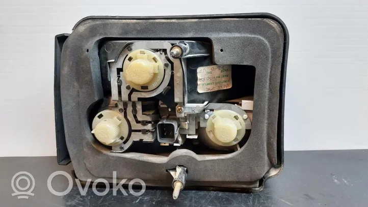 Rover Metro 111 - 114 90-98 Lampy tylnej klapy bagażnika 