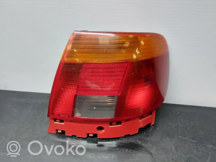 Audi A4 S4 B5 8D Tailgate rear/tail lights 