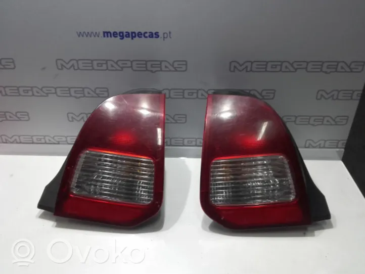 Mitsubishi Colt Lampy tylnej klapy bagażnika 