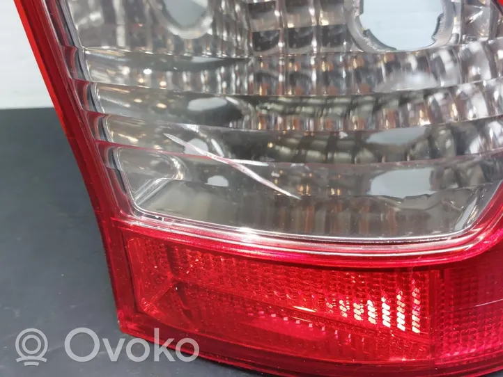 Toyota Hilux (AN10, AN20, AN30) Lampy tylnej klapy bagażnika 