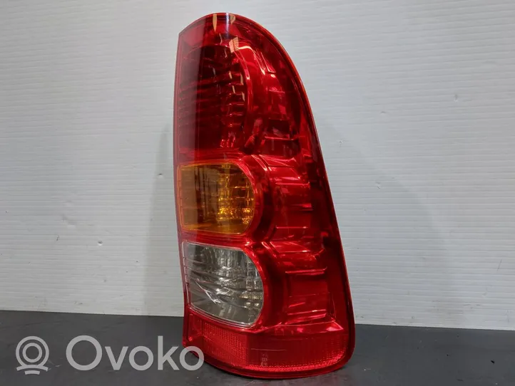 Toyota Hilux (AN10, AN20, AN30) Lampy tylnej klapy bagażnika 