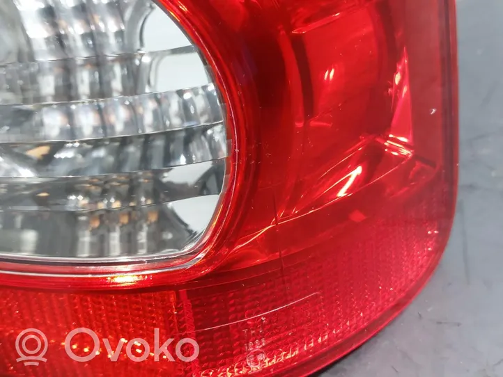 Toyota Hilux (AN10, AN20, AN30) Lampy tylnej klapy bagażnika 