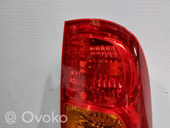 Toyota Hilux (AN10, AN20, AN30) Lampy tylnej klapy bagażnika 