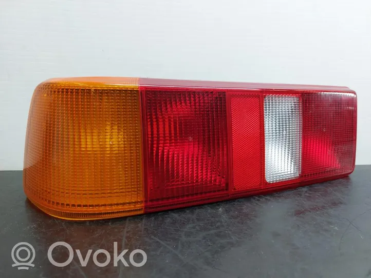 Ford Sierra Lampy tylnej klapy bagażnika 