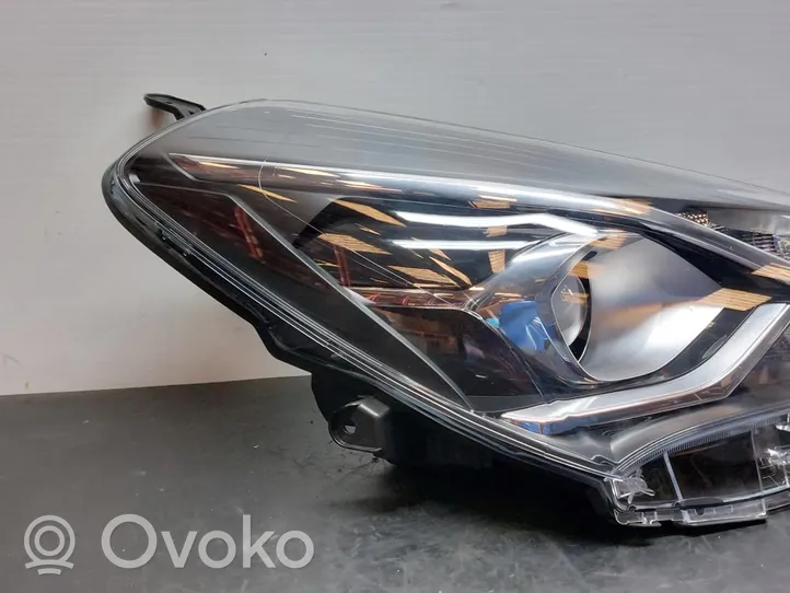 Toyota Yaris Headlight/headlamp 