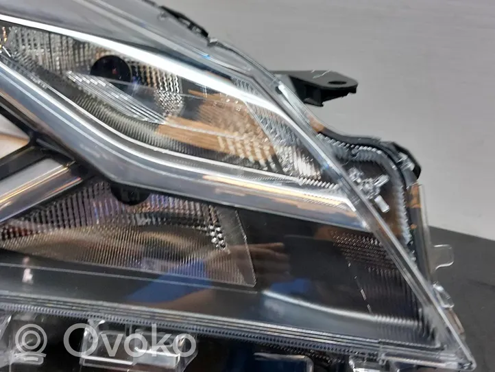 Toyota Yaris Headlight/headlamp 