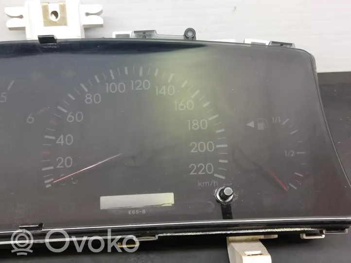 Toyota Corolla Verso E121 Compteur de vitesse tableau de bord 