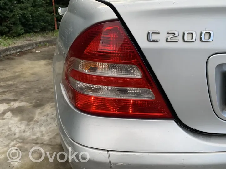 Mercedes-Benz C W203 Takaluukun takavalot 