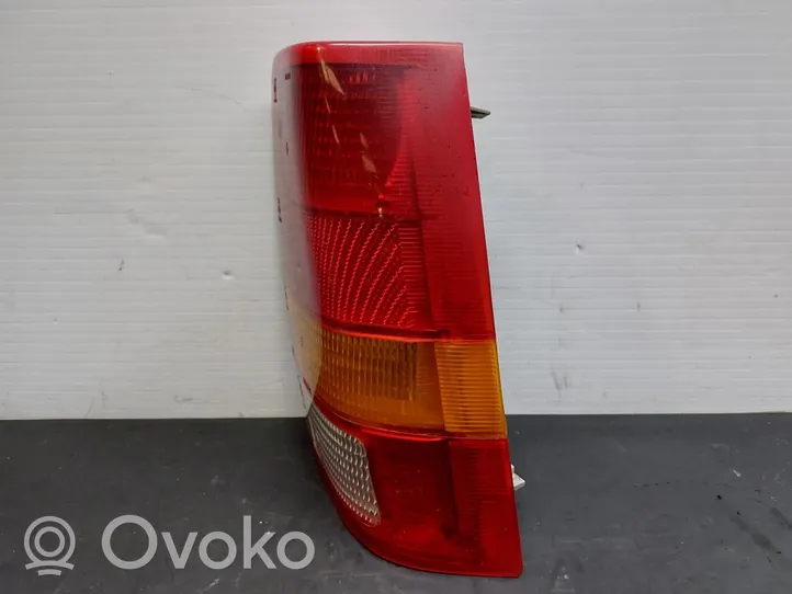 Opel Kadett E Lampy tylnej klapy bagażnika 