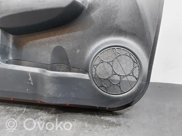 Toyota Yaris Apmušimas priekinių durų (obšifke) 