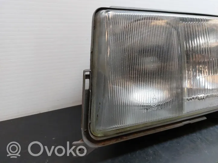 Mercedes-Benz 190 W201 Lampa przednia 