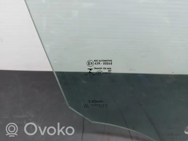DS Automobiles 3 Crossback priekšējo durvju stikls (četrdurvju mašīnai) 