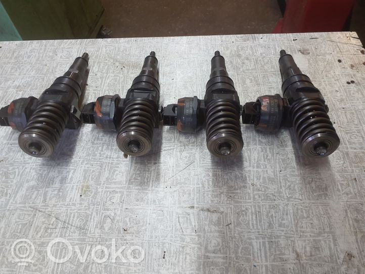 Audi A4 S4 B6 8E 8H Set di iniettori 038130073AK