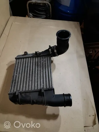 Audi A4 S4 B7 8E 8H Intercooler air channel guide 