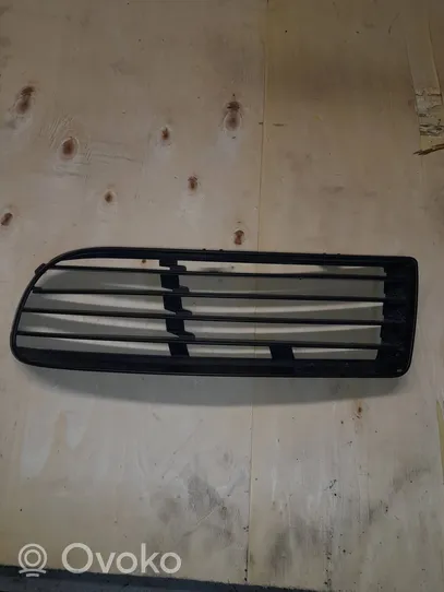 Seat Alhambra (Mk1) Grille inférieure de pare-chocs avant 7M7853683