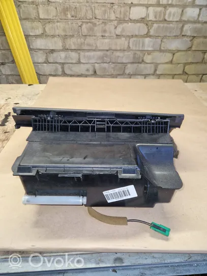 Volvo V70 Glove box 30676278