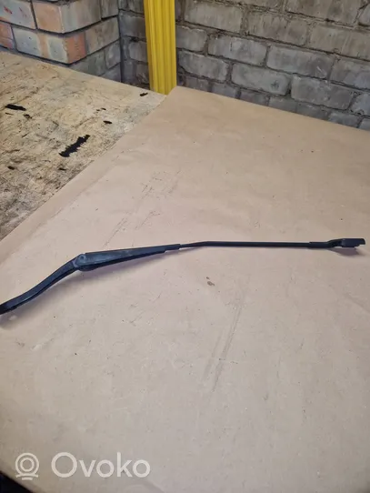 Volvo V70 Front wiper blade arm 31276003