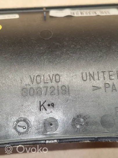 Volvo V70 Ramka drążka zmiany biegów 30672191