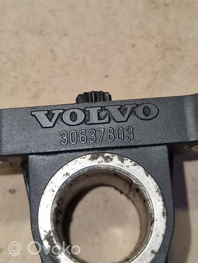 Volvo V70 Altra parte del vano motore 30637803
