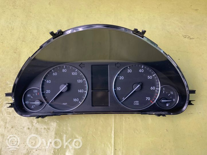 Mercedes-Benz C W203 Tachimetro (quadro strumenti) A2035408847