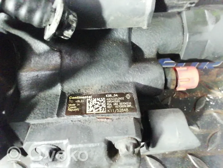 Dacia Duster Pompa wtryskowa wysokiego ciśnienia 8200704210