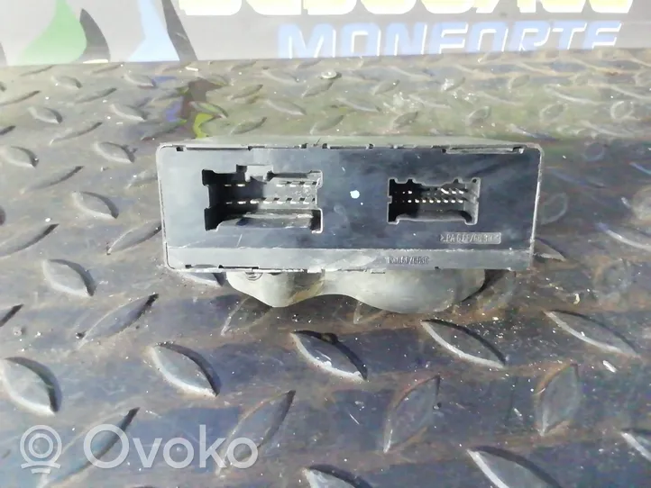 Nissan Terrano Inne komputery / moduły / sterowniki 284507F011