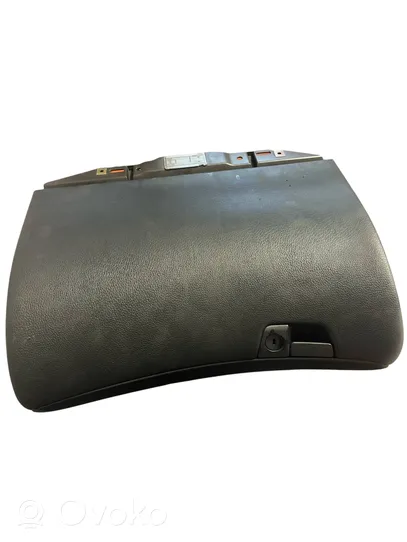 Volvo V70 Glove box 8650374