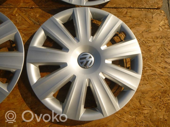 Volkswagen Sharan R16 wheel hub/cap/trim 7N0601147