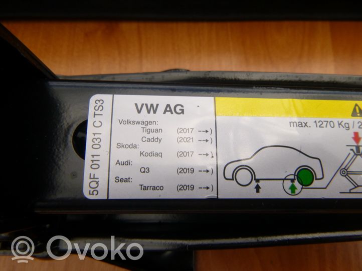 Seat Tarraco Lewarek samochodowy 5QF011031