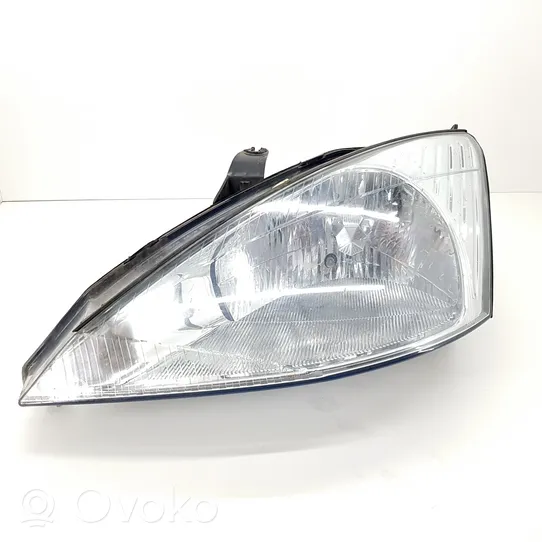 Ford Focus Lampa przednia 0374D