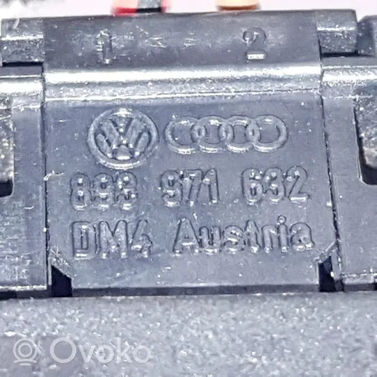 Audi A4 S4 B5 8D Kolmas/lisäjarruvalo 893971632