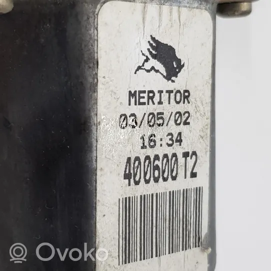 Nissan Primera Moteur de lève-vitre de porte avant 400600T2