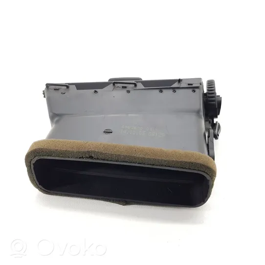 BMW 5 E60 E61 Lango oro grotelės 64226910732