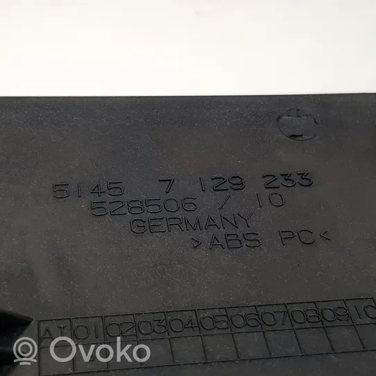 BMW 5 E60 E61 Garniture, panneau de grille d'aération 691073205
