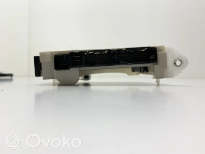 Toyota Prius (XW50) Module de contrôle carrosserie centrale 8273047530C