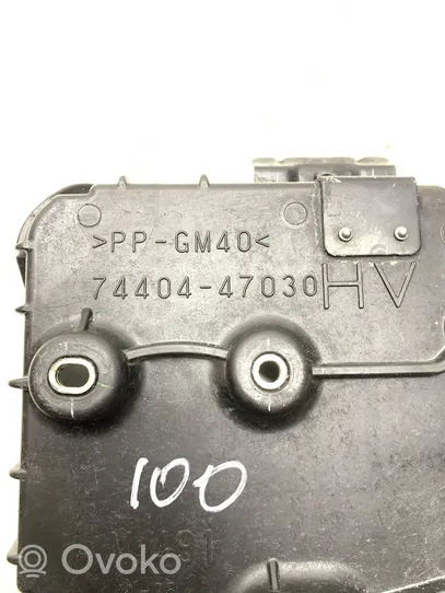 Toyota Prius (XW50) Vassoio scatola della batteria 7440447030