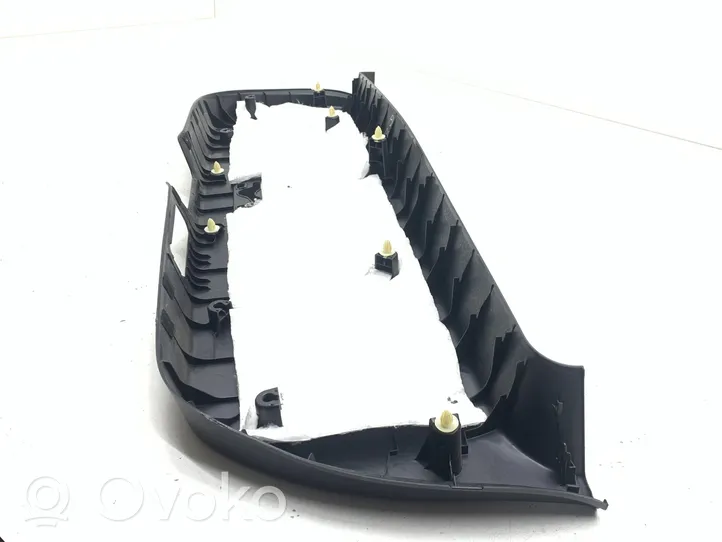 Toyota Prius (XW50) Garniture de hayon 6775047080