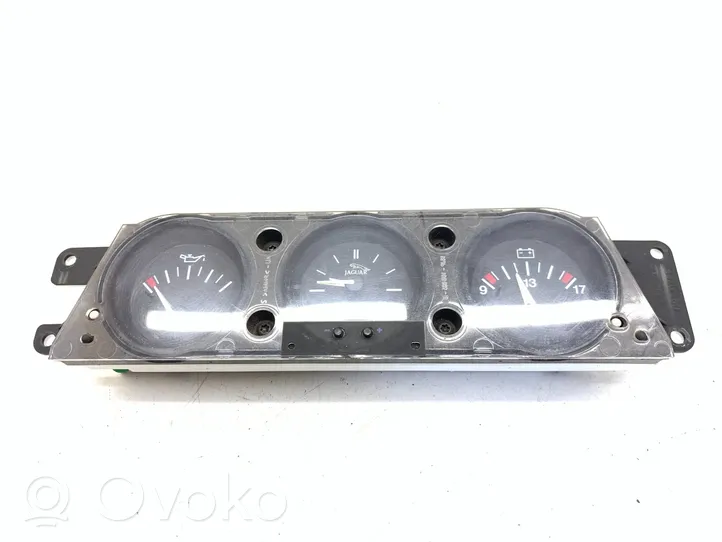 Jaguar XK8 - XKR Clock LJB4310AB