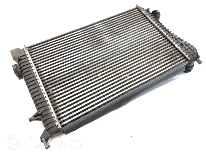 Volkswagen PASSAT B6 Radiateur de refroidissement 3C0145803E