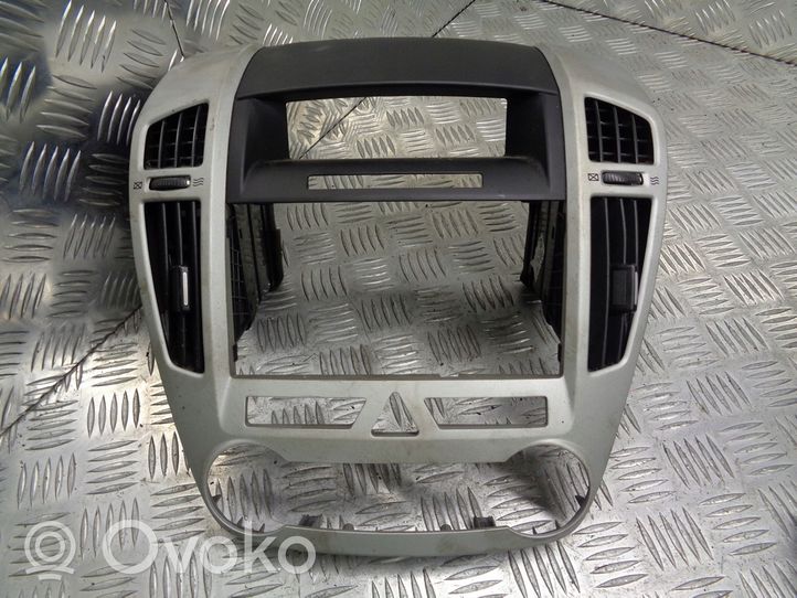 KIA Ceed Radio/GPS head unit trim, 12.09 € RRR