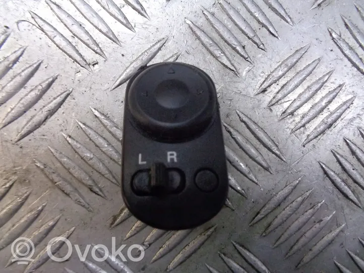 Chevrolet Lacetti Wing mirror switch 