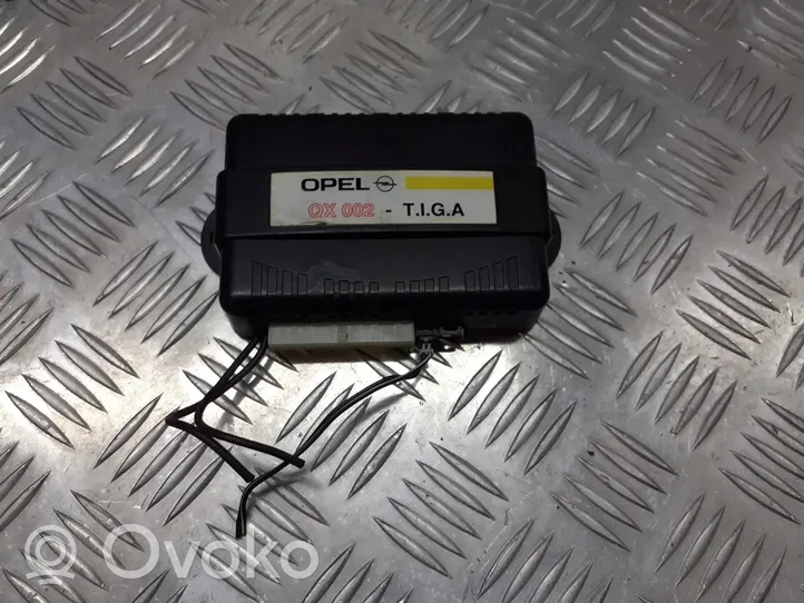 Opel Vectra C Boîtier module alarme QX002