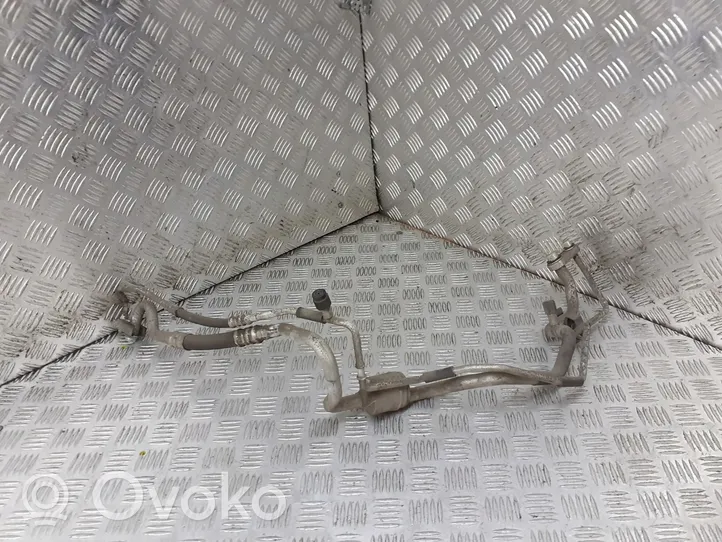 Opel Corsa C Air conditioning (A/C) pipe/hose 13114908