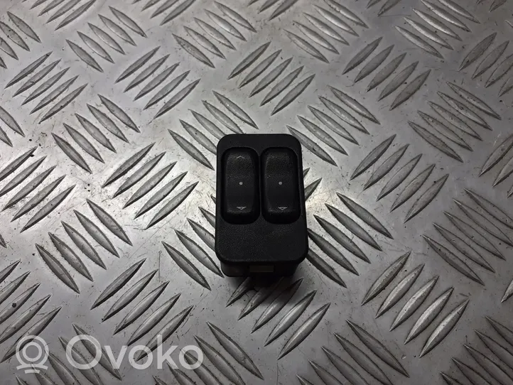 Opel Corsa C Front door window switch trim 13363202