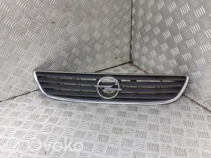 Opel Zafira A Grille calandre de capot 90580685