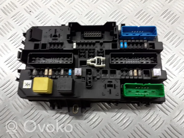 Opel Astra H Fuse box cover 13206762