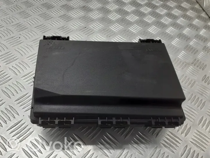 Opel Astra H Fuse box cover 13145039