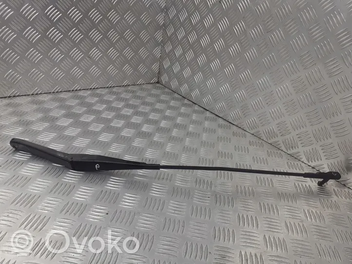 Ford Focus C-MAX Front wiper blade arm 4M5117526